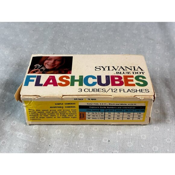 Vtg lot 9 Flash Cubes Sylvania General Electric Untested - Picture 3 of 7